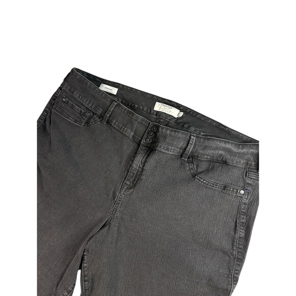 Torrid Black Denim Stretch Jeggings Size 28T Ankle Cropped Plus Size Black Jeans - Picture 2 of 11